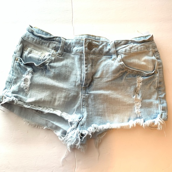 refuge Pants - REFUGE light wash distressed cutoff Jeans Size 4